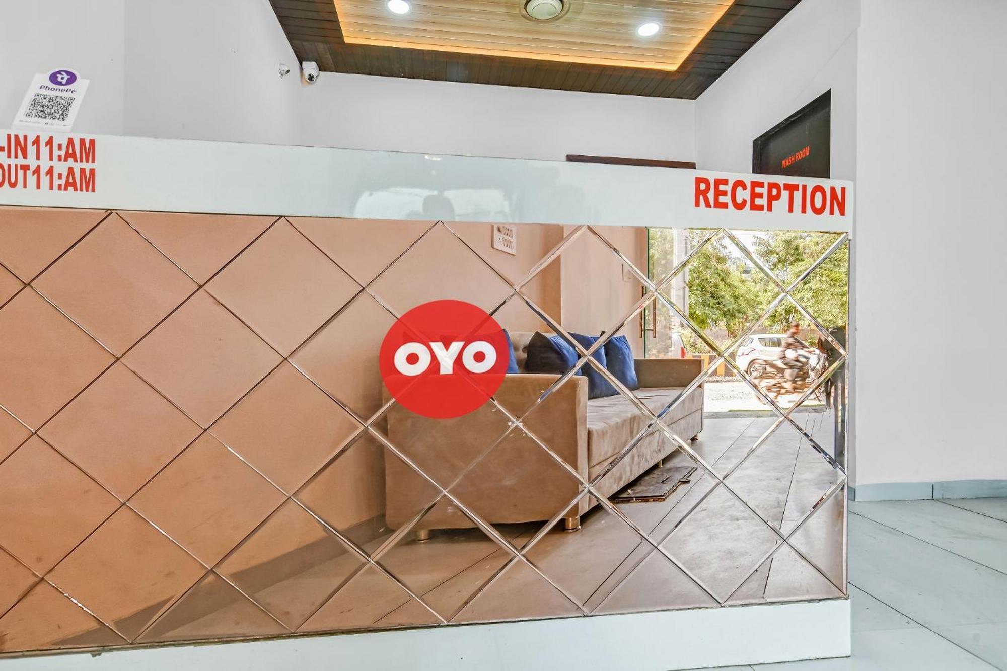 Oyo Flagship Bliss Hotel 3*